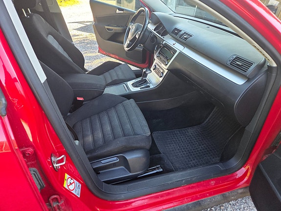 Volkswagen Passat 10 of 10