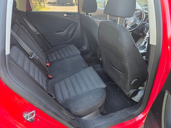 Volkswagen Passat 9 of 10