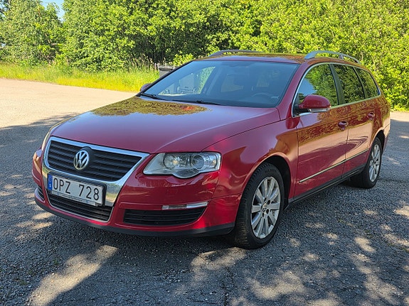 Volkswagen Passat 2 of 5