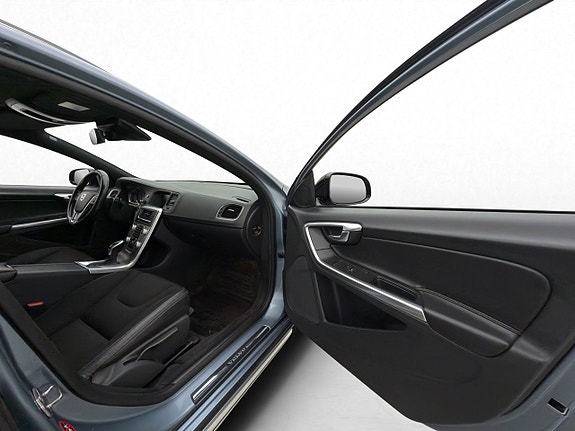 Volvo V60 Cross Country 24 of 30