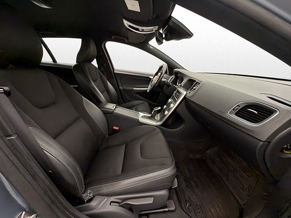 Volvo V60 Cross Country 23 of 30