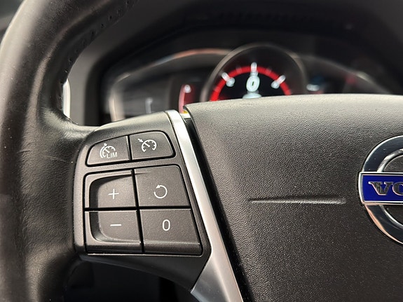 Volvo V60 Cross Country 15 of 30