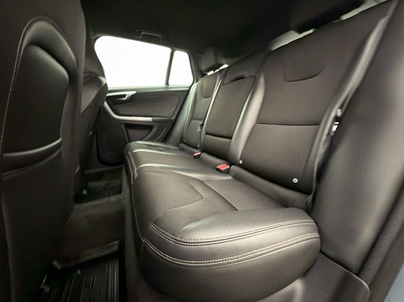 Volvo V60 Cross Country 25 of 30