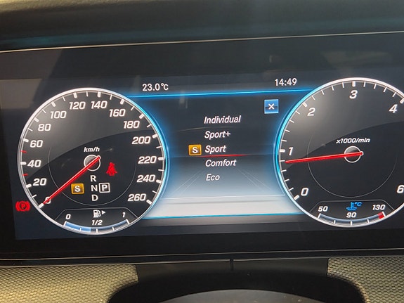 Mercedes-Benz E220 d 16 of 17