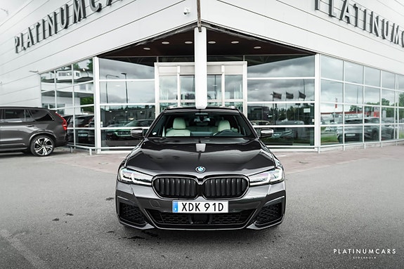 BMW 520d 3 of 5
