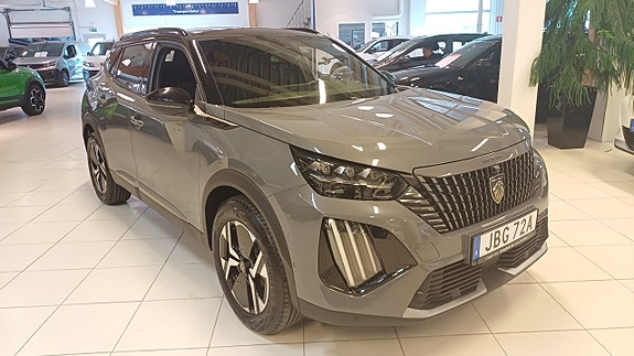 Peugeot 2008 2 of 5