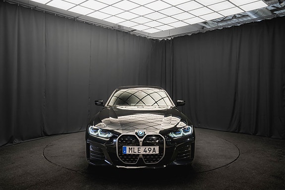 BMW i4 4 of 5