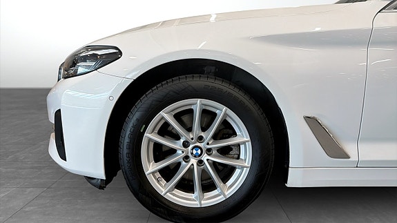 BMW 520 9 of 13