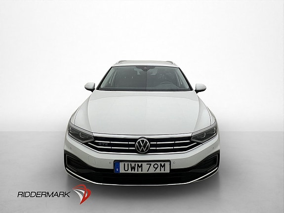 Volkswagen Passat 2 of 5