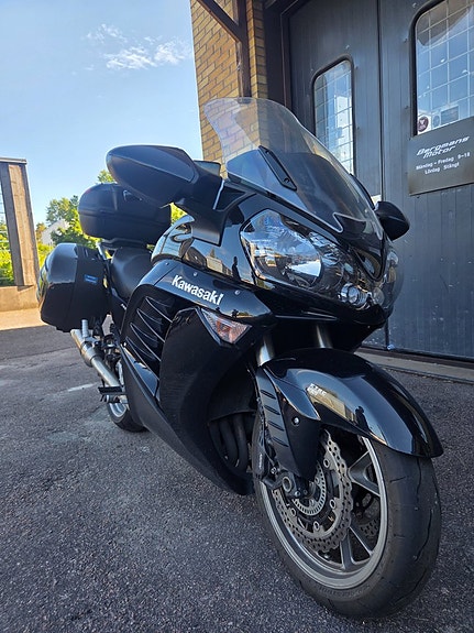 Kawasaki 1400GTR 2 of 5