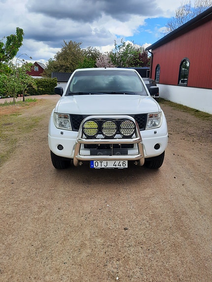 Nissan Navara 2 of 5