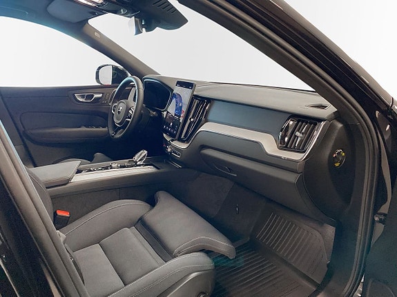 Volvo XC60 9 of 24
