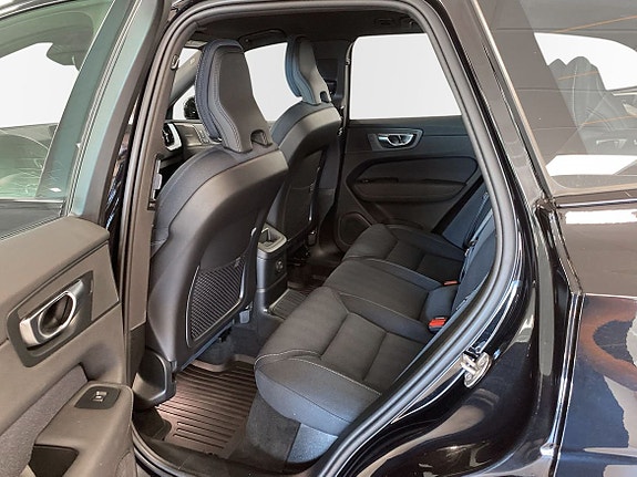 Volvo XC60 13 of 24