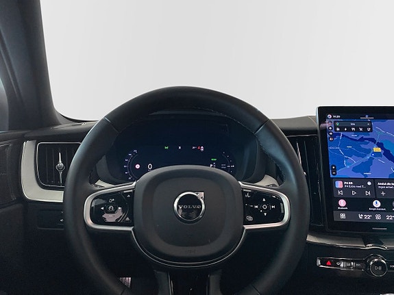 Volvo XC60 11 of 18