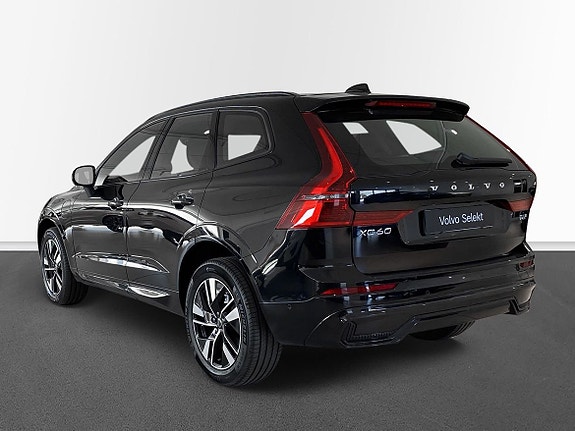 Volvo XC60 2 of 18