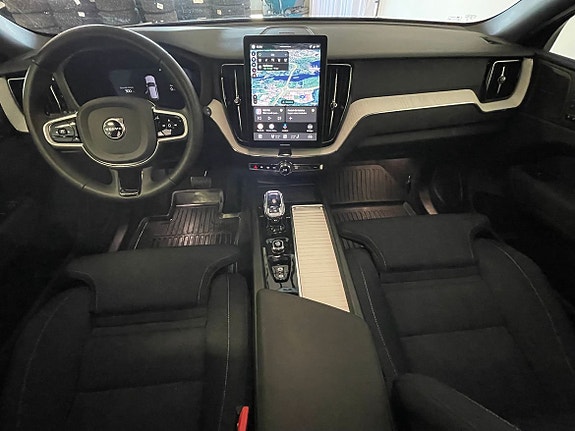 Volvo XC60 10 of 24
