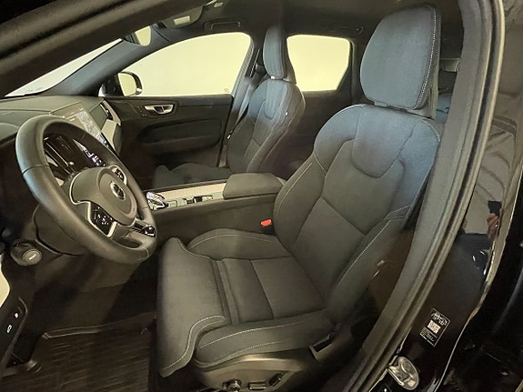 Volvo XC60 8 of 24