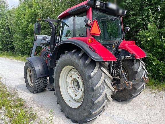 Traktor med lastare Valtra T163 välutrustad 2 of 5