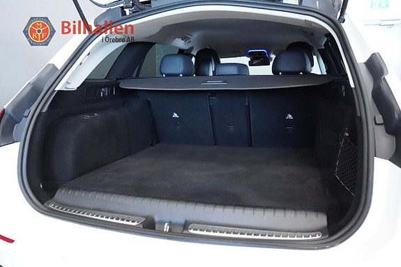 Mercedes-Benz C300 12 of 30