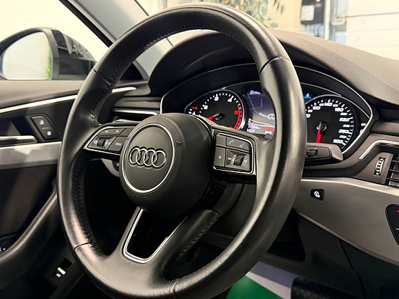 Audi A4 11 of 19