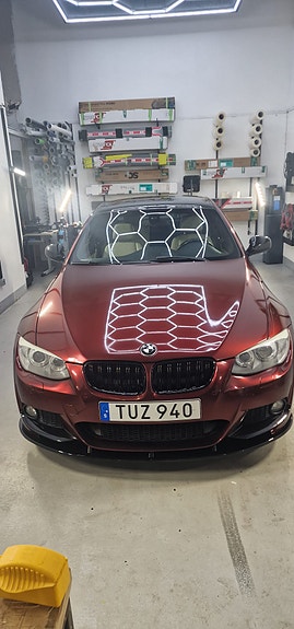 BMW 320i 5 of 5