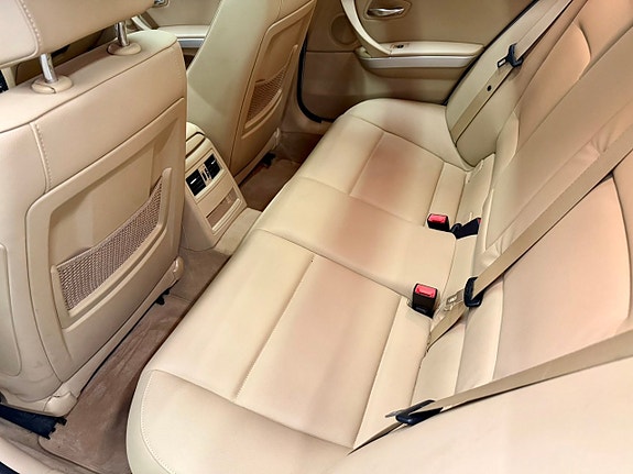 BMW 325d 11 of 14
