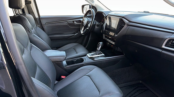 Isuzu D-max 3 of 5