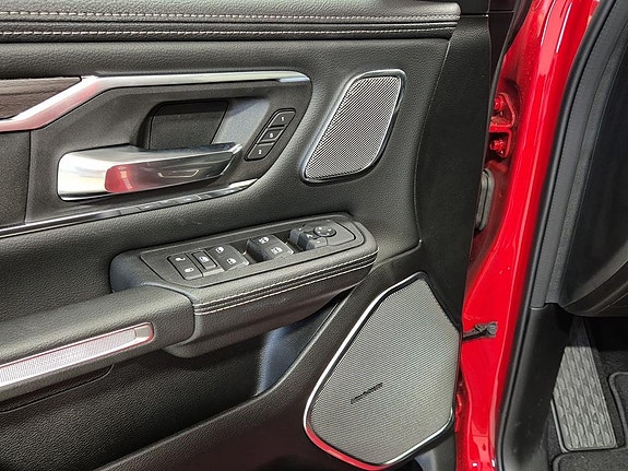 Dodge RAM 1500 12 of 21