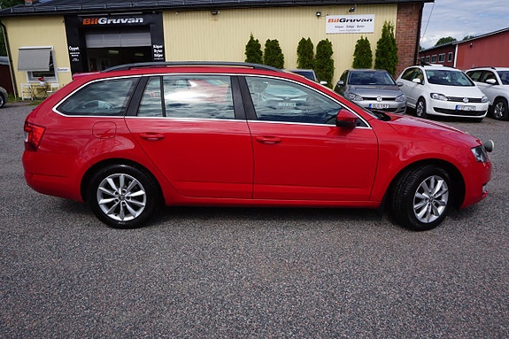 Skoda Octavia 2 of 5