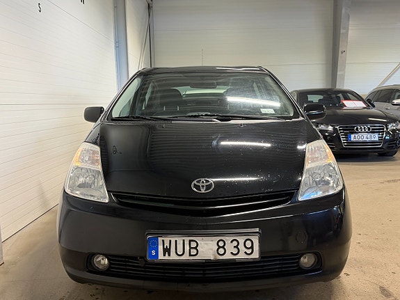 Toyota Prius 9 of 20