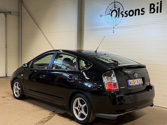 Toyota Prius 5 of 5