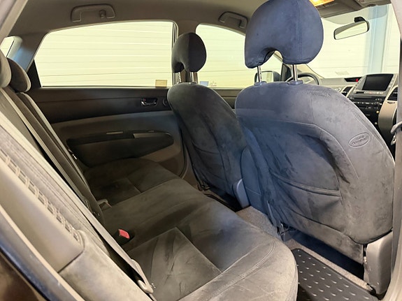 Toyota Prius 11 of 20