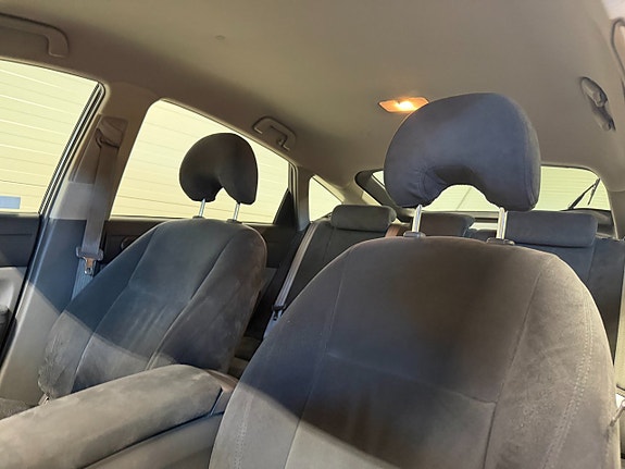Toyota Prius 16 of 20