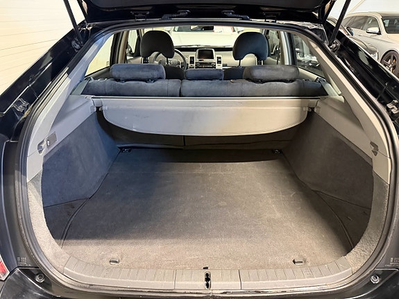 Toyota Prius 10 of 20