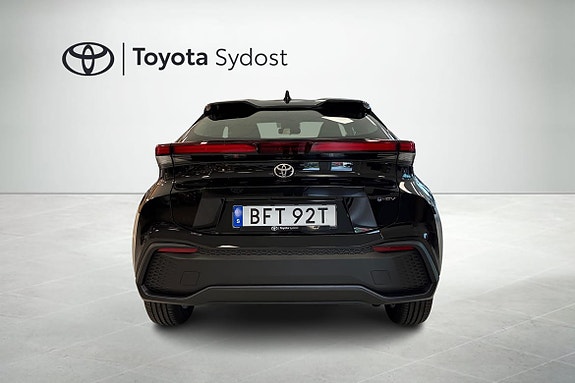 Toyota C-HR 4 of 5