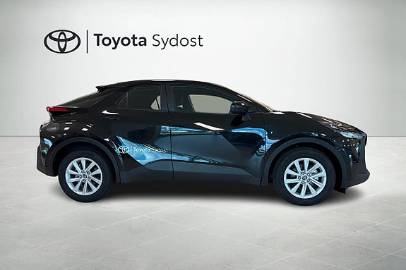 Toyota C-HR 16 of 18