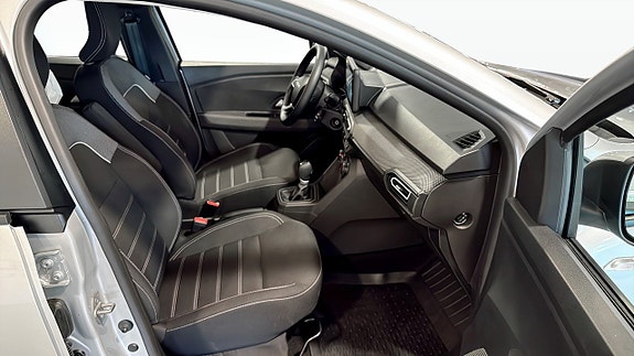 Dacia Sandero 3 of 5
