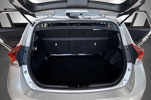 Toyota Auris 7 of 10