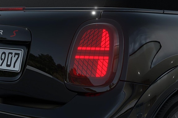 MINI Cooper S 8 of 13