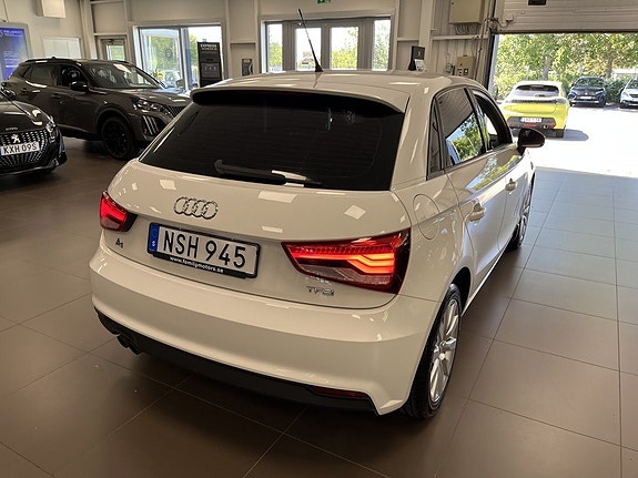 Audi A1 3 of 5