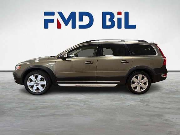 Volvo XC70 2 of 5