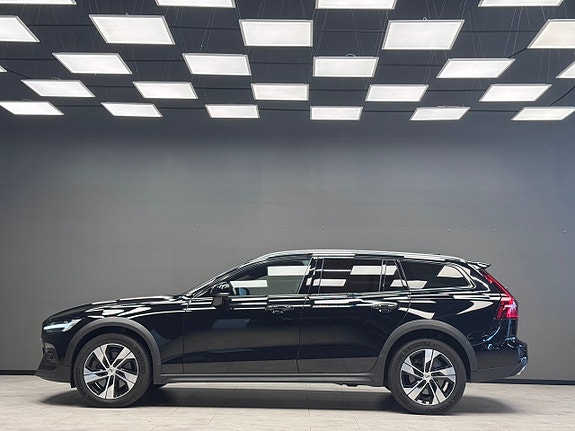 Volvo V60 Cross Country 5 of 5