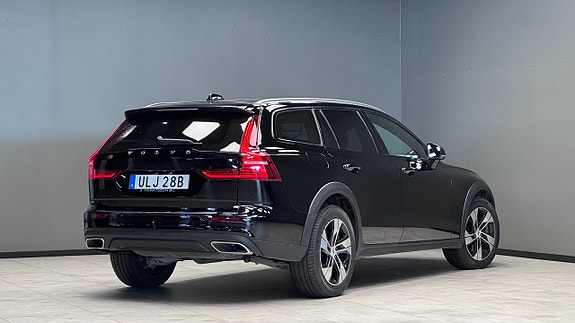 Volvo V60 Cross Country 17 of 20