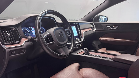 Volvo V60 Cross Country 6 of 20