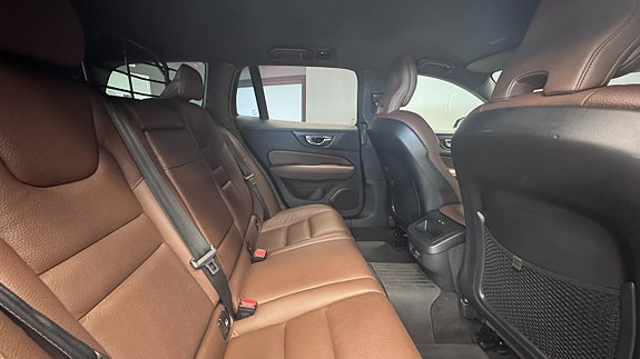 Volvo V60 Cross Country 11 of 20