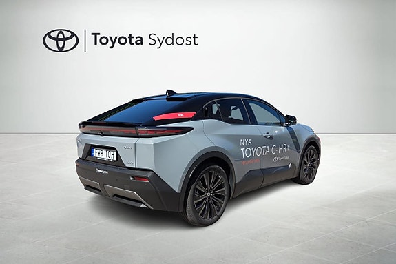 Toyota C-HR 3 of 5