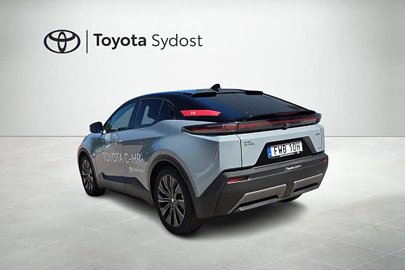 Toyota C-HR 18 of 21