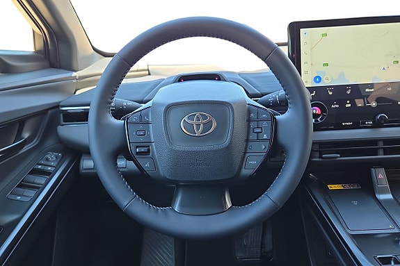 Toyota C-HR 13 of 21