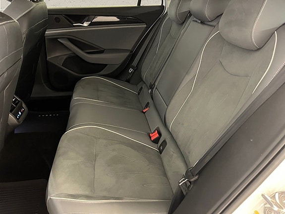 Volkswagen Passat 4 of 5