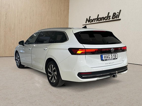 Volkswagen Passat 2 of 5